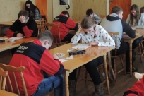Uczniowie podczas testów